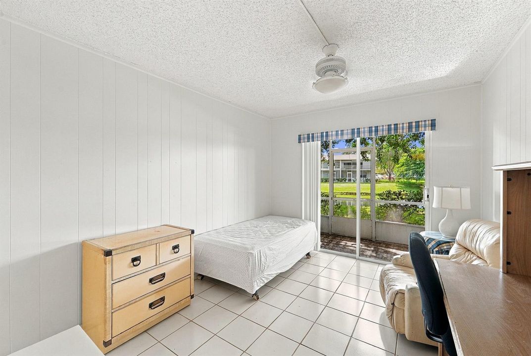 17_primary bedroom