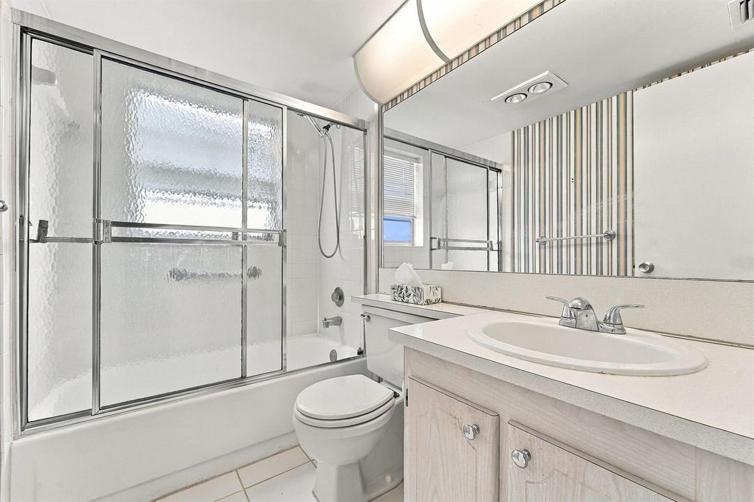 15_bathroom