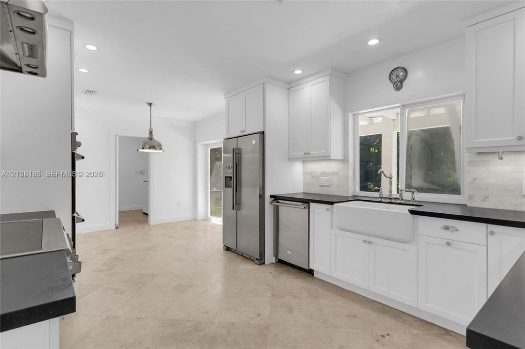 En Venta: $1,445,000 (4 camas, 3 baños, 2487 Pies cuadrados)