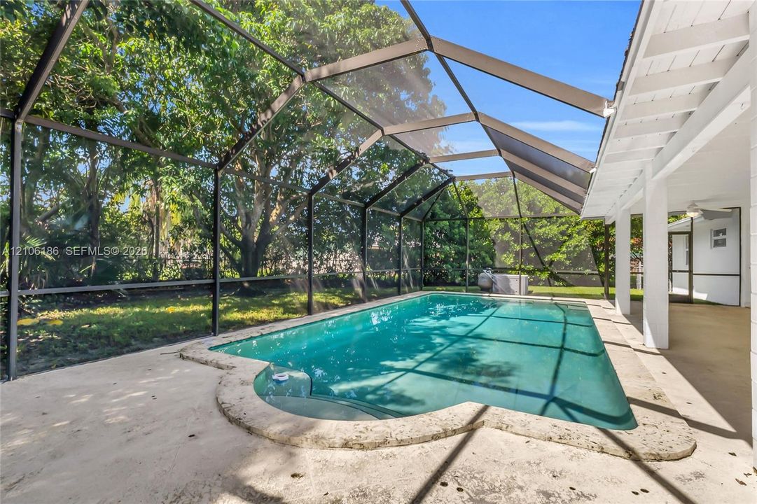 En Venta: $1,445,000 (4 camas, 3 baños, 2487 Pies cuadrados)