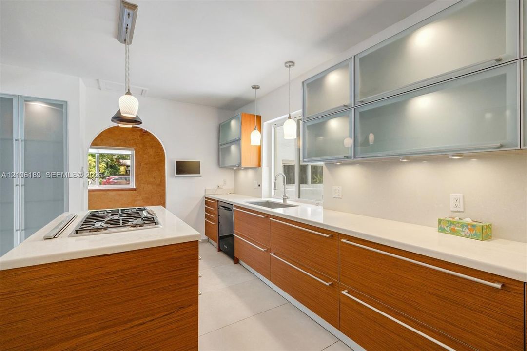 В аренду: $5,950 (3 спален, 3 ванн, 1653 Квадратных фут)
