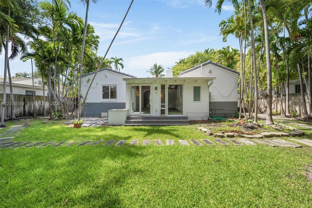 В аренду: $5,950 (3 спален, 3 ванн, 1653 Квадратных фут)
