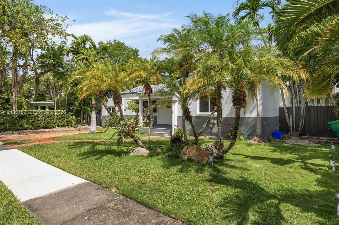В аренду: $5,950 (3 спален, 3 ванн, 1653 Квадратных фут)