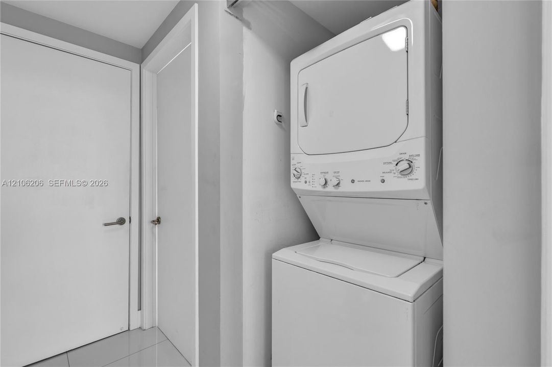 В аренду: $6,500 (3 спален, 2 ванн, 1395 Квадратных фут)
