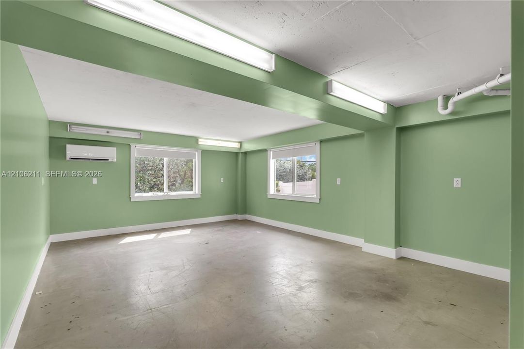 For Sale: $990,000 (3 beds, 3 baths, 1874 Square Feet)