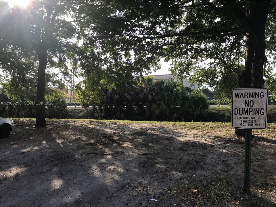 For Rent: $2,000 (2 beds, 1 baths, 875 Square Feet)