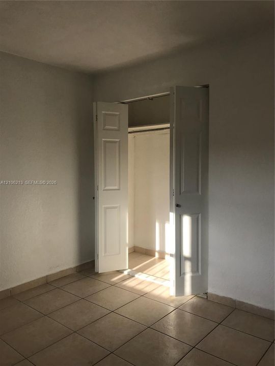 For Rent: $2,000 (2 beds, 1 baths, 875 Square Feet)
