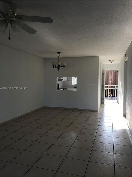 For Rent: $2,000 (2 beds, 1 baths, 875 Square Feet)