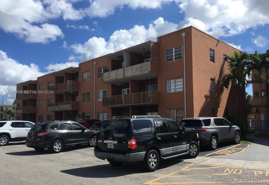 For Rent: $2,000 (2 beds, 1 baths, 875 Square Feet)