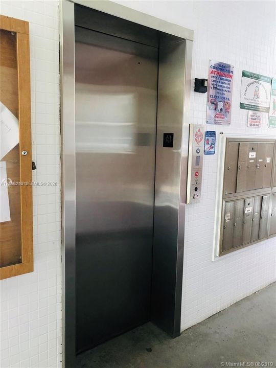 For Rent: $2,000 (2 beds, 1 baths, 875 Square Feet)