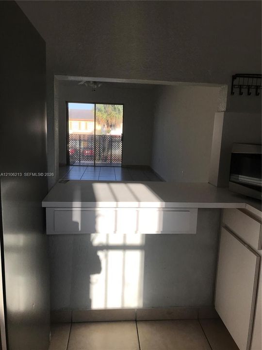 For Rent: $2,000 (2 beds, 1 baths, 875 Square Feet)