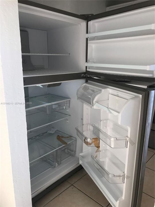 For Rent: $2,000 (2 beds, 1 baths, 875 Square Feet)