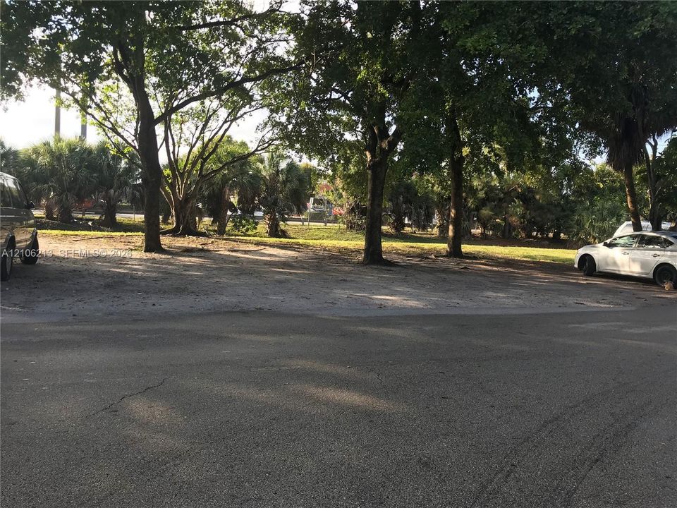 For Rent: $2,000 (2 beds, 1 baths, 875 Square Feet)