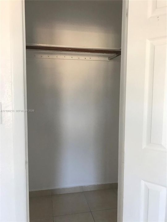 For Rent: $2,000 (2 beds, 1 baths, 875 Square Feet)