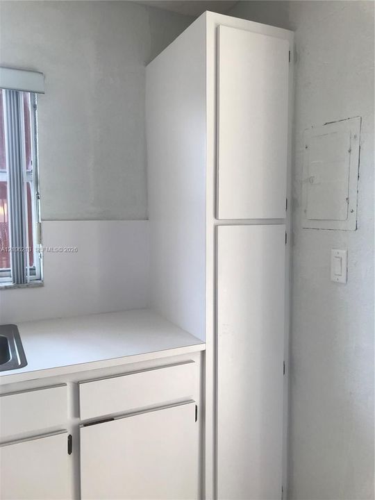 For Rent: $2,000 (2 beds, 1 baths, 875 Square Feet)