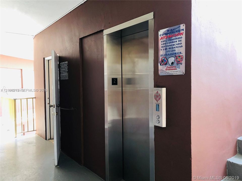 For Rent: $2,000 (2 beds, 1 baths, 875 Square Feet)
