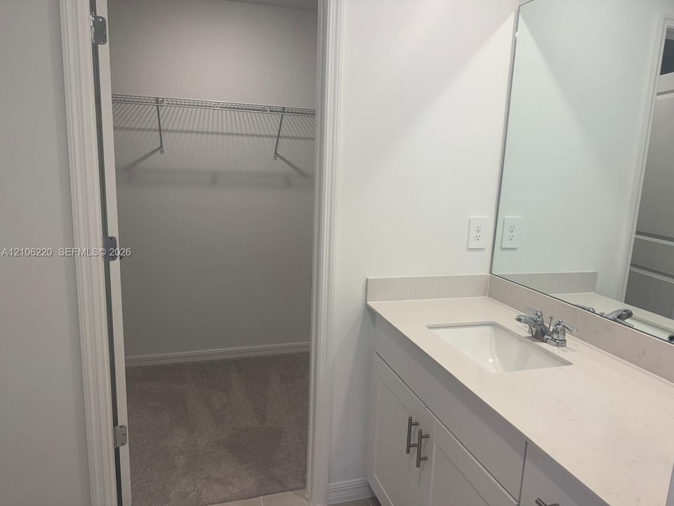 В аренду: $2,400 (4 спален, 3 ванн, 2184 Квадратных фут)