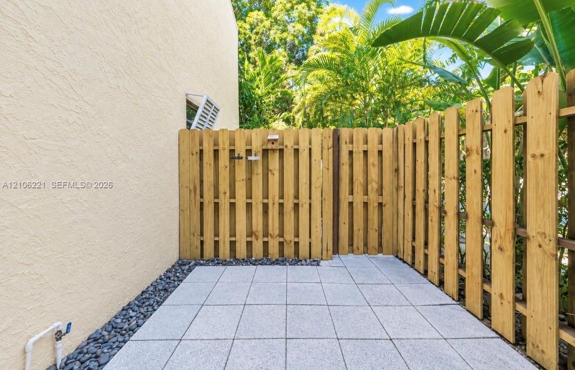 На продажу: $369,000 (3 спален, 2 ванн, 952 Квадратных фут)