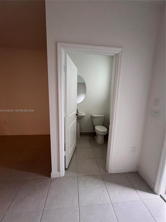 В аренду: $3,550 (3 спален, 2 ванн, 1706 Квадратных фут)