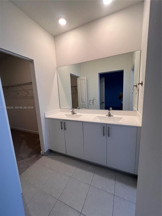 В аренду: $3,550 (3 спален, 2 ванн, 1706 Квадратных фут)