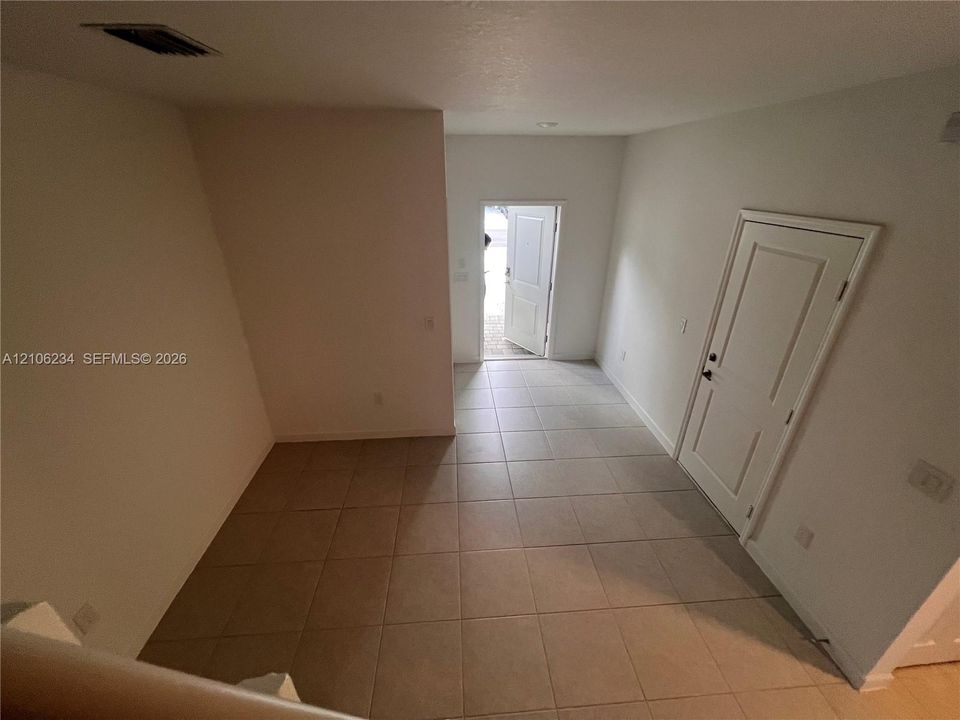 В аренду: $3,550 (3 спален, 2 ванн, 1706 Квадратных фут)