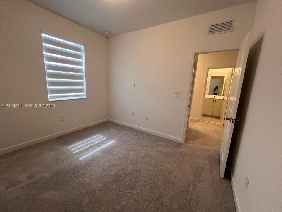 В аренду: $3,550 (3 спален, 2 ванн, 1706 Квадратных фут)