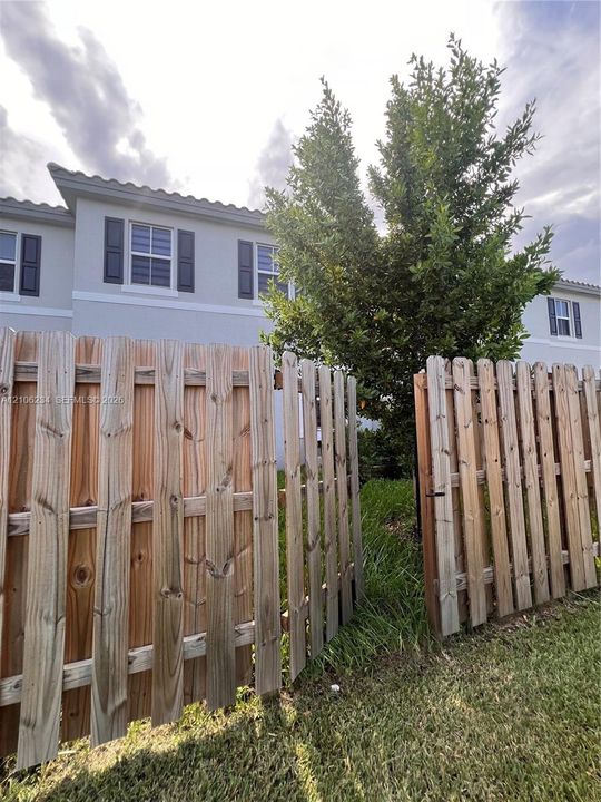 В аренду: $3,550 (3 спален, 2 ванн, 1706 Квадратных фут)