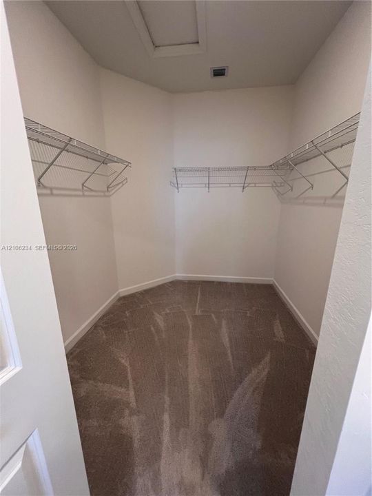 В аренду: $3,550 (3 спален, 2 ванн, 1706 Квадратных фут)