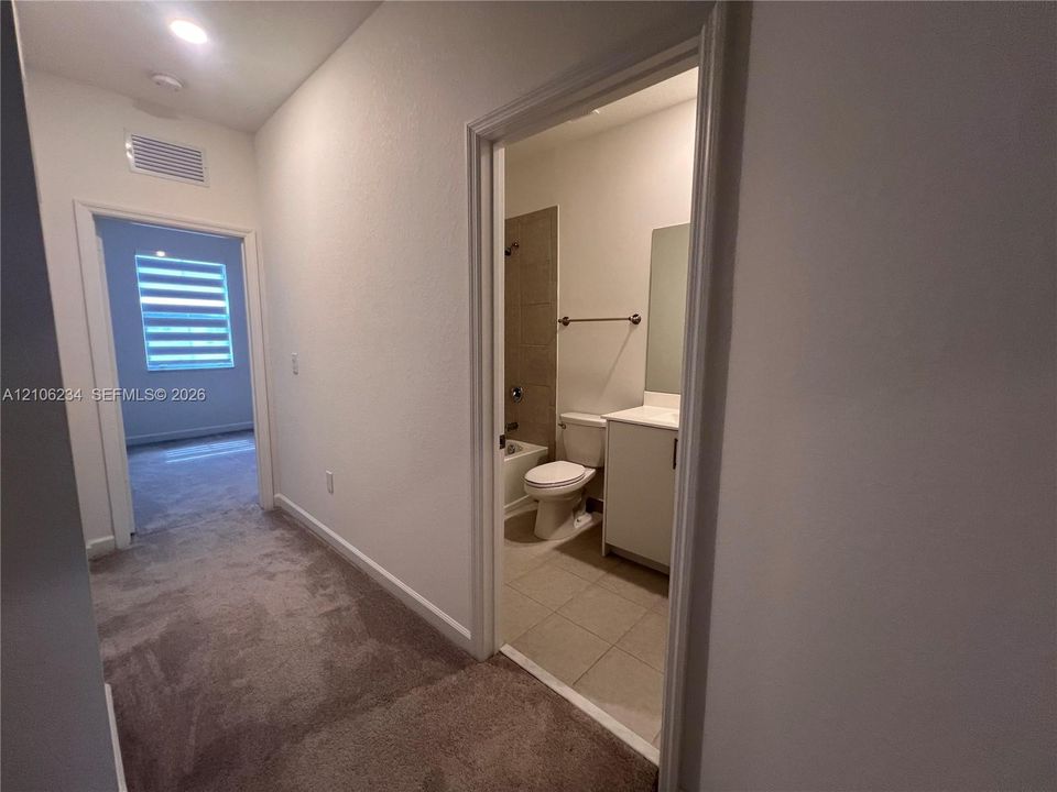 В аренду: $3,550 (3 спален, 2 ванн, 1706 Квадратных фут)