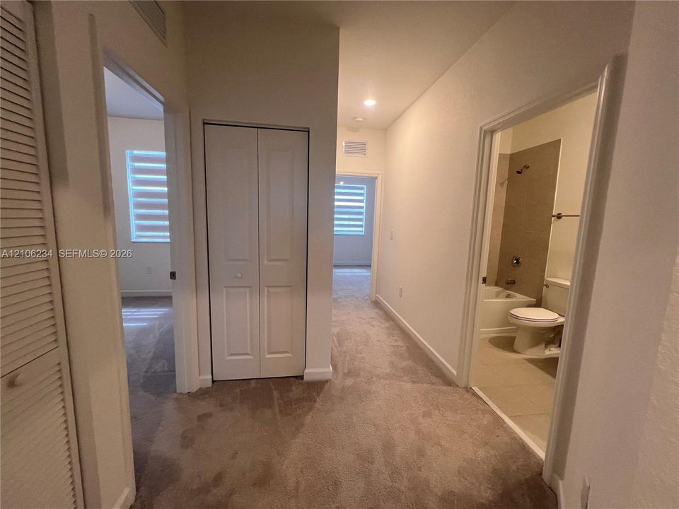 В аренду: $3,550 (3 спален, 2 ванн, 1706 Квадратных фут)