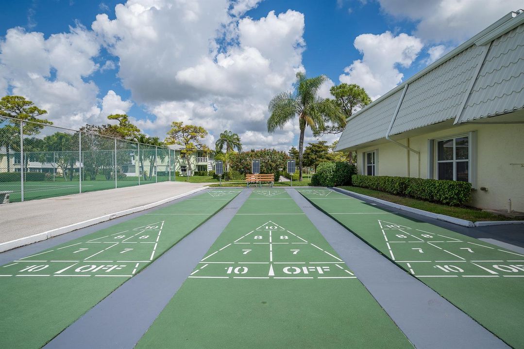 10--Pines of Delray W-MLS
