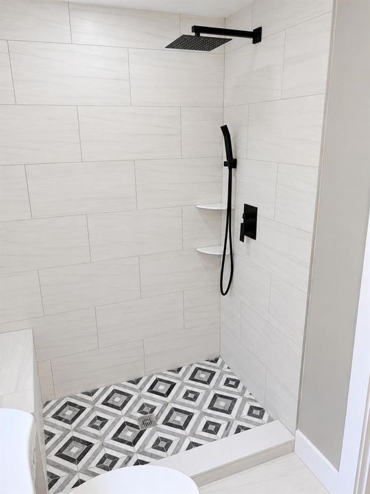 Palm Primary Bath 3