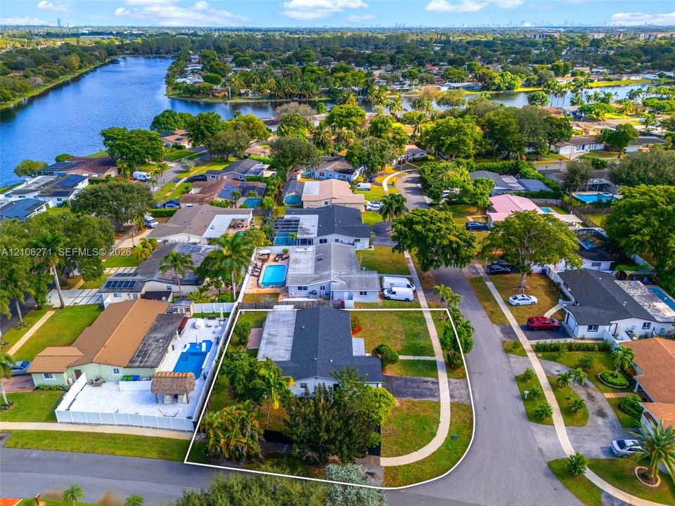 En Venta: $639,900 (4 camas, 2 baños, 2265 Pies cuadrados)