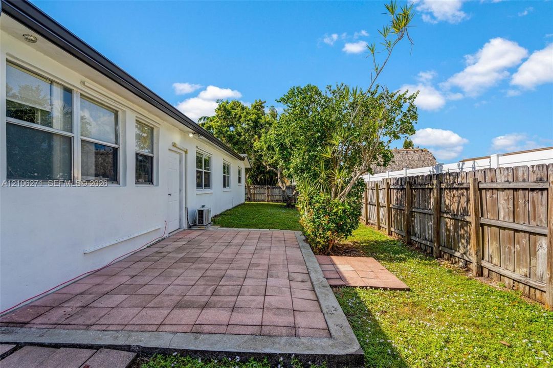 En Venta: $639,900 (4 camas, 2 baños, 2265 Pies cuadrados)