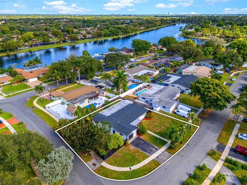 En Venta: $639,900 (4 camas, 2 baños, 2265 Pies cuadrados)