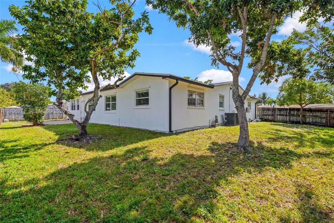 En Venta: $639,900 (4 camas, 2 baños, 2265 Pies cuadrados)