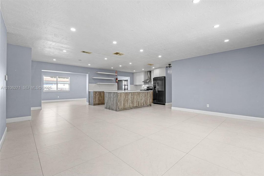 En Venta: $639,900 (4 camas, 2 baños, 2265 Pies cuadrados)