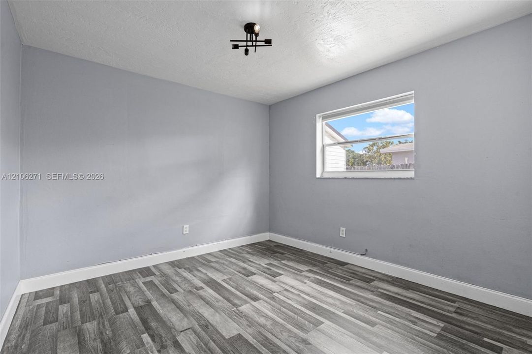 En Venta: $639,900 (4 camas, 2 baños, 2265 Pies cuadrados)