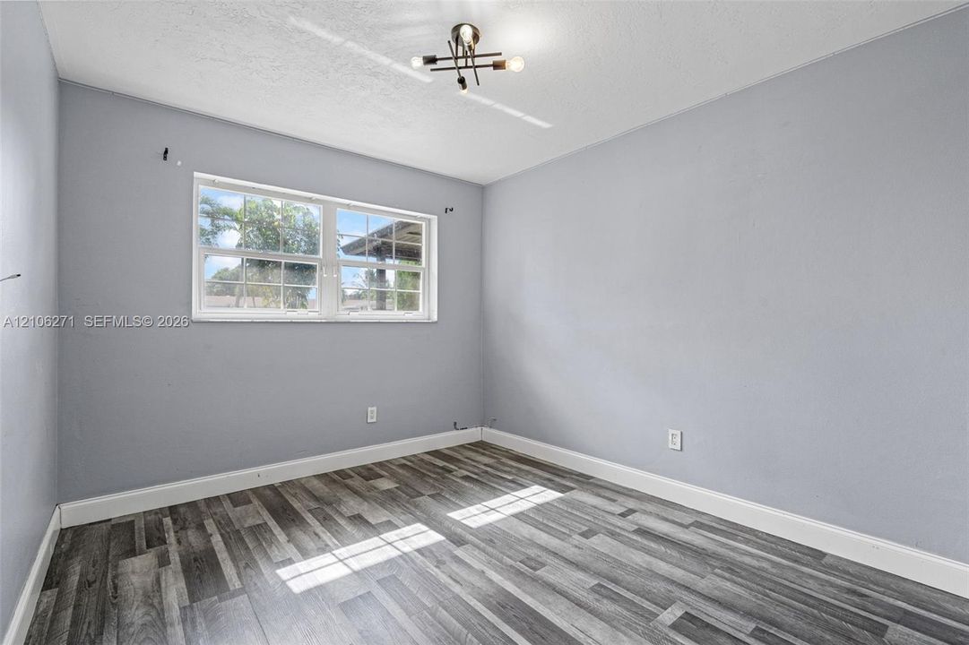 En Venta: $639,900 (4 camas, 2 baños, 2265 Pies cuadrados)