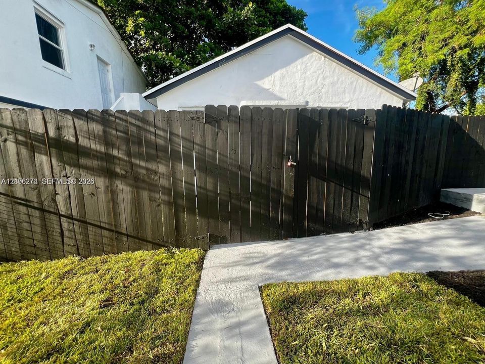 En Venta: $729,900 (0 camas, 0 baños, 2033 Pies cuadrados)
