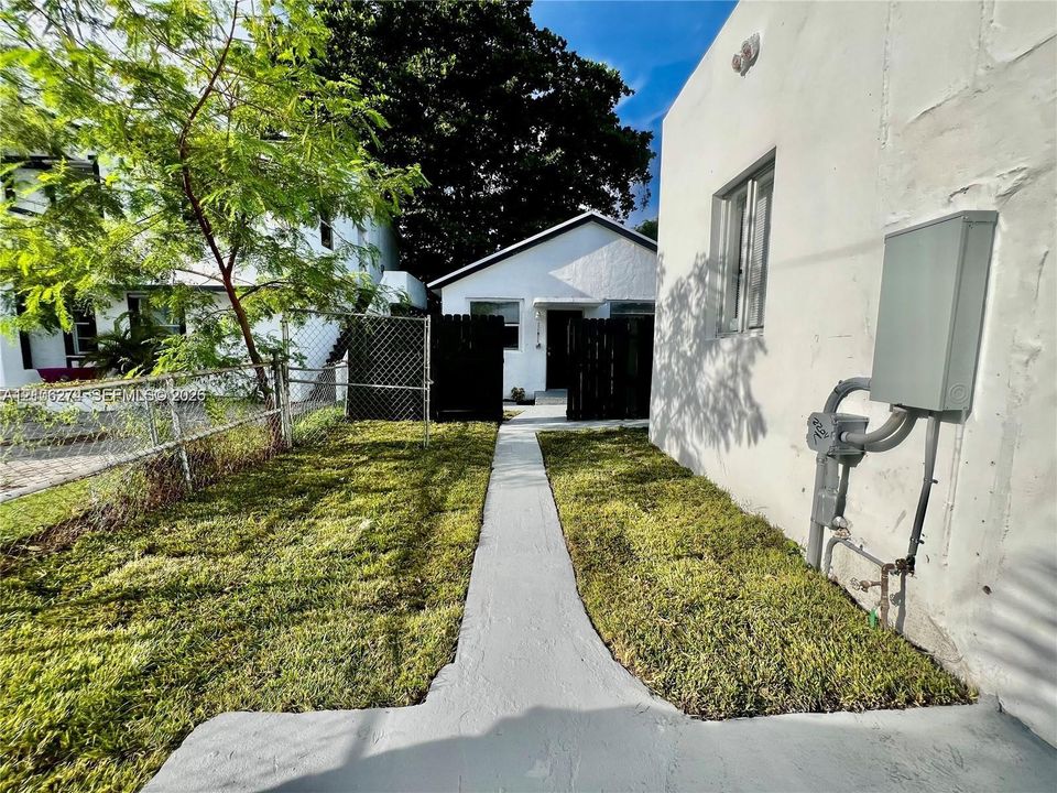 En Venta: $729,900 (0 camas, 0 baños, 2033 Pies cuadrados)