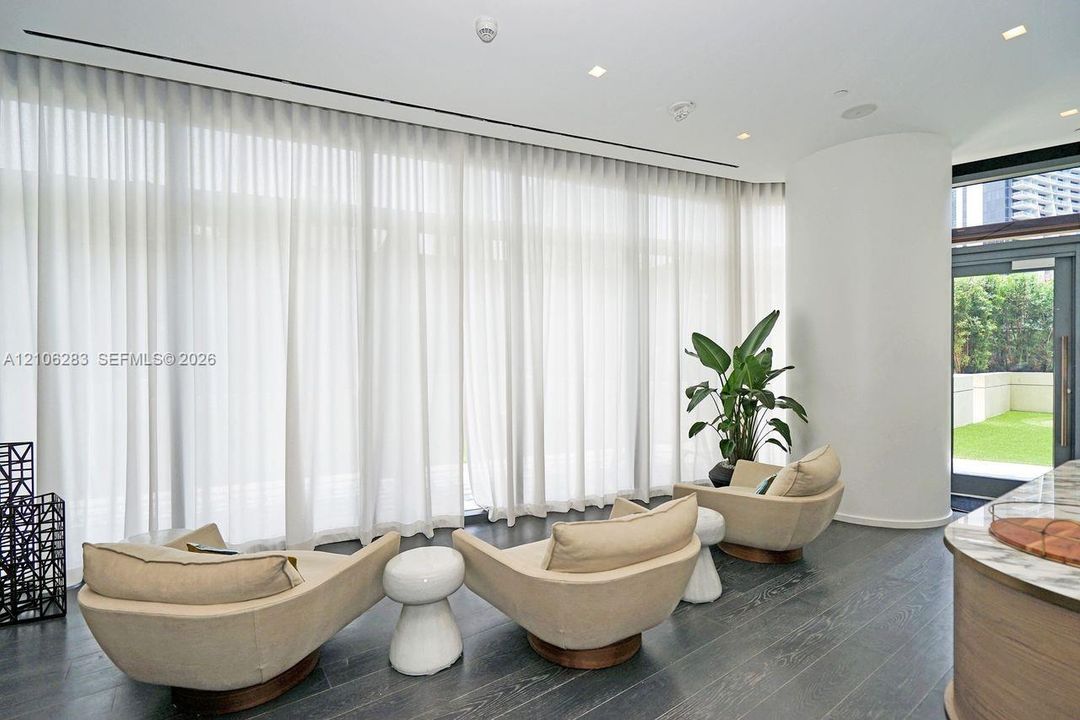En Venta: $1,375,000 (3 camas, 4 baños, 1613 Pies cuadrados)