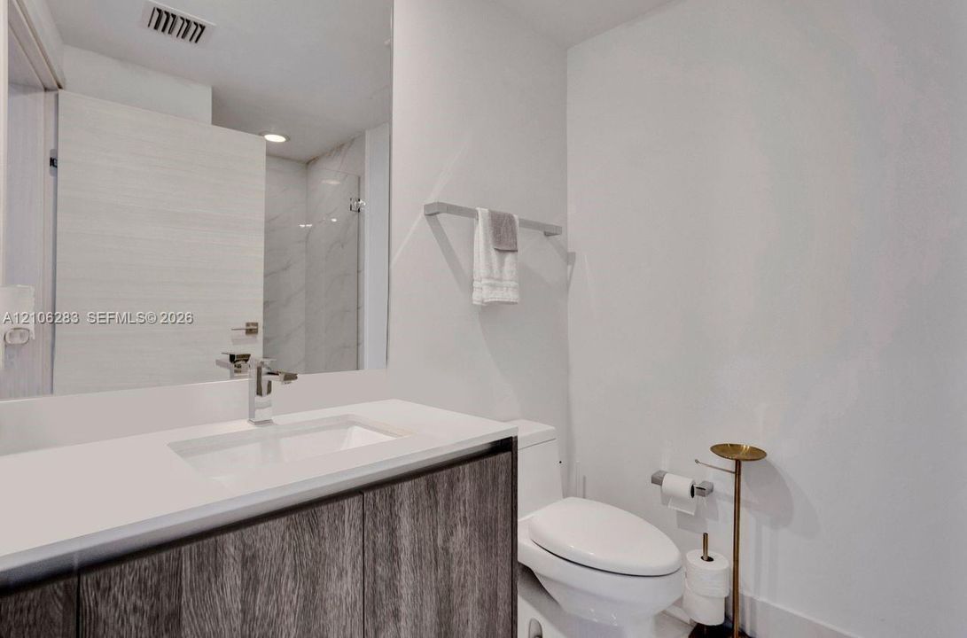 En Venta: $1,375,000 (3 camas, 4 baños, 1613 Pies cuadrados)