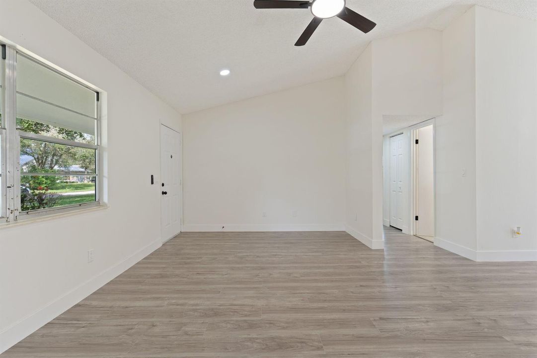 2136-80th-Ave-HigMedia-031