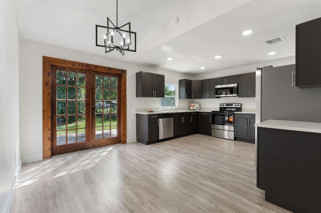 2136-80th-Ave-HigMedia-019