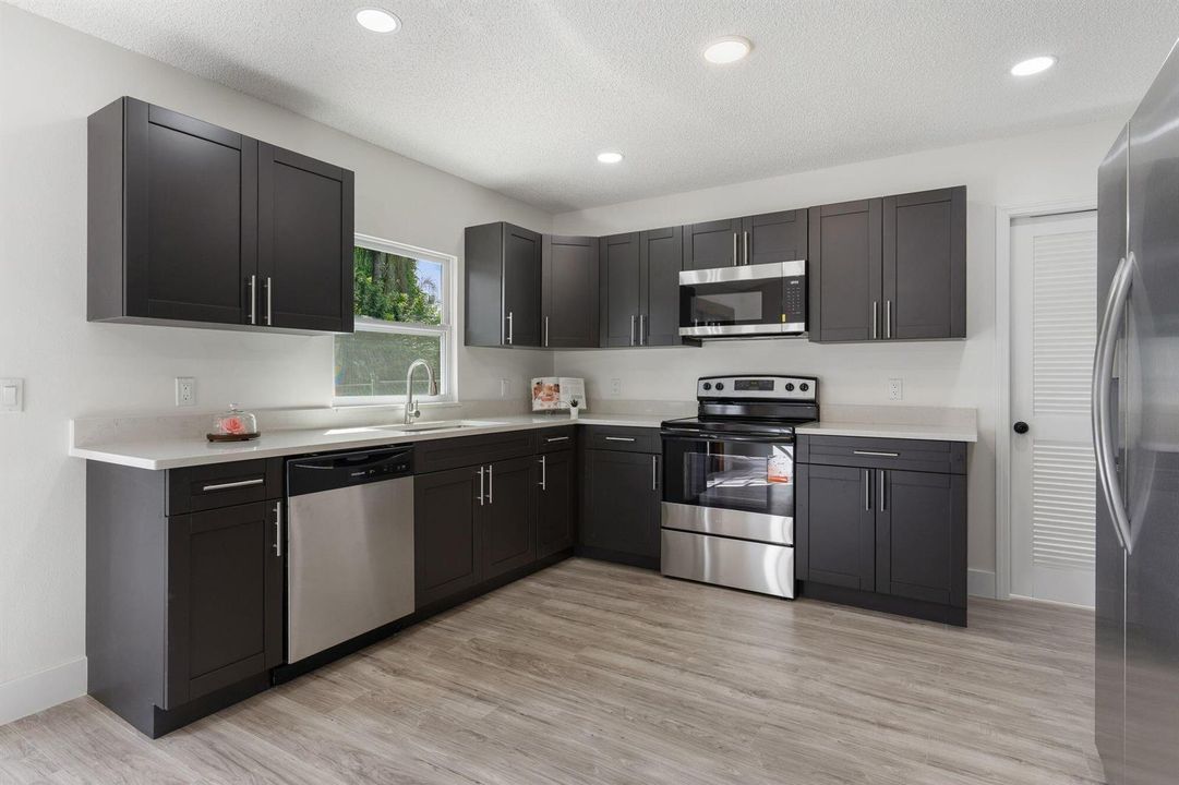 2136-80th-Ave-HigMedia-023