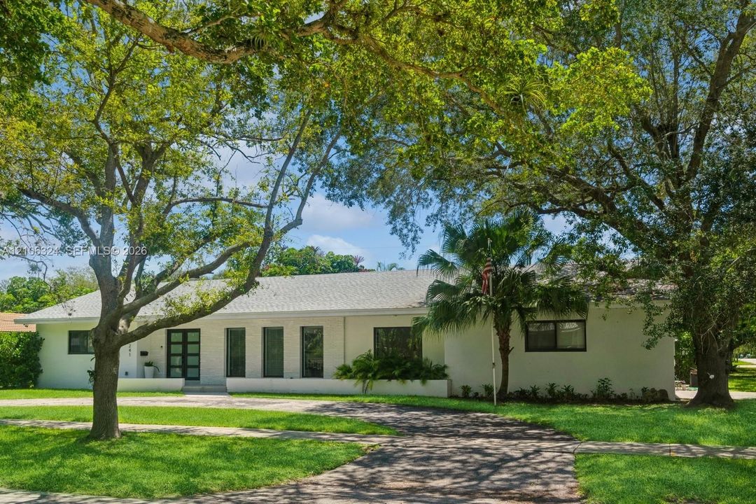 For Sale: $2,299,000 (4 beds, 3 baths, 2780 Square Feet)