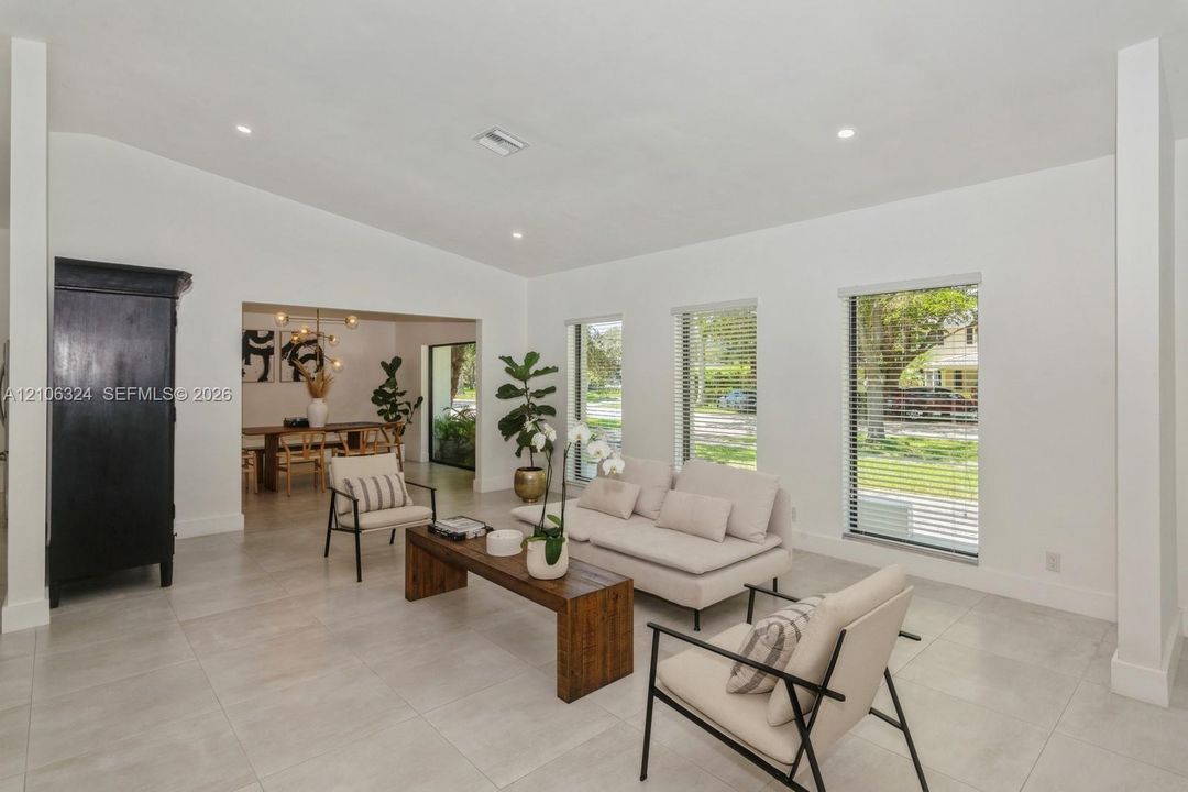 For Sale: $2,299,000 (4 beds, 3 baths, 2780 Square Feet)