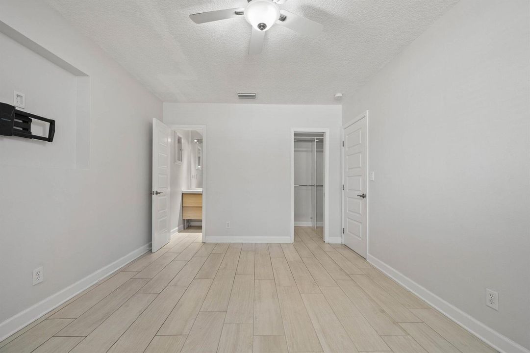 2255 SE 12th St Pompano Beach-39