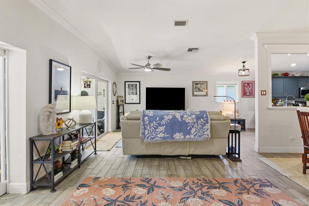 2099 SW Newport Isles Blvd_Vinesha Clark